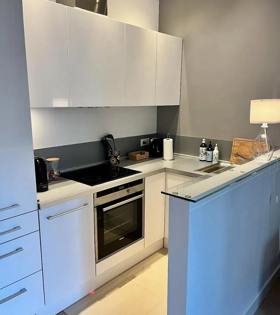 Apartament Niepokorny Варшава 0*,  Польша